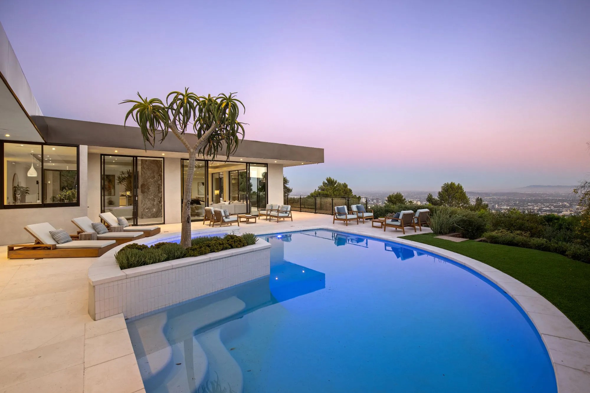1505 Carla Ridge